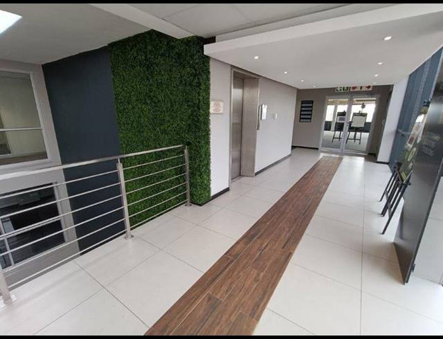 BUSINESS PROPERTY TO RENT IN CRESTA